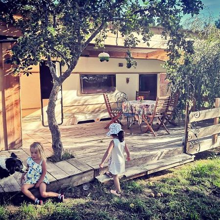 Caradjango , Caravane Chauffee Et Climatisee Lupersat Экстерьер фото
