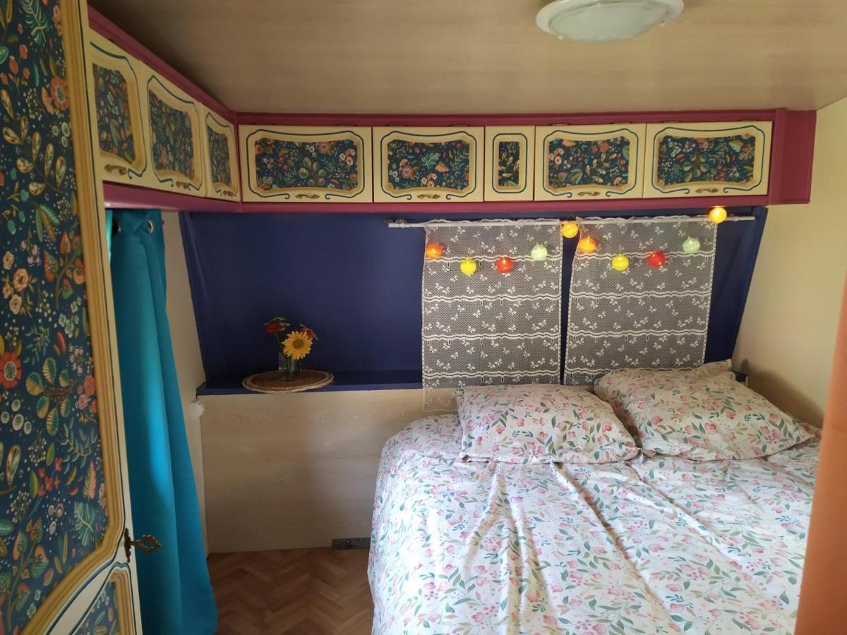 Caradjango , Caravane Chauffee Et Climatisee Lupersat Экстерьер фото