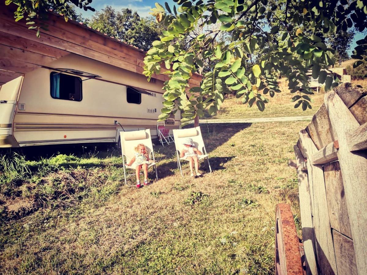 Caradjango , Caravane Chauffee Et Climatisee Lupersat Экстерьер фото